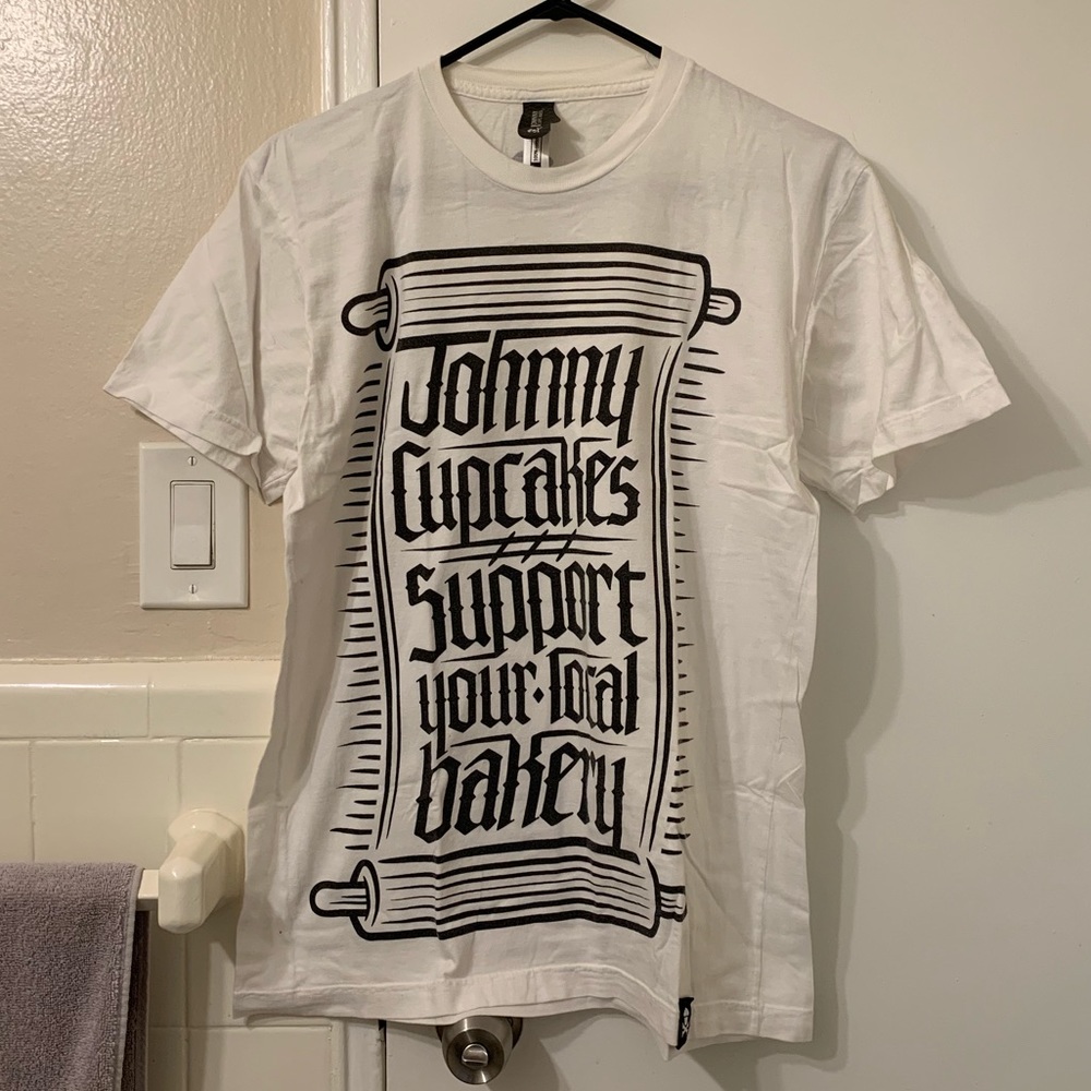 Vintage Johnny Cupcakes T-shirt size medium